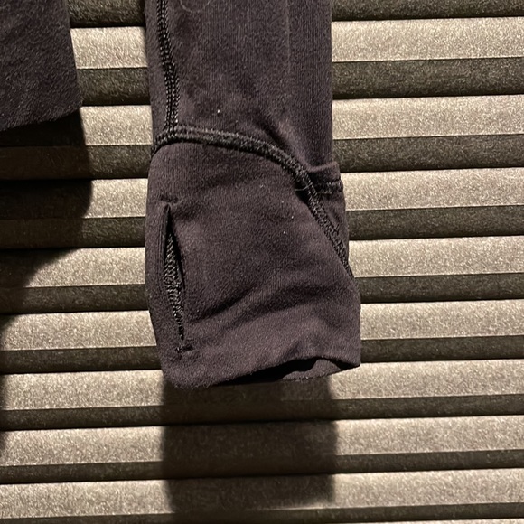 Lululemon black pullover - Picture 5 of 6